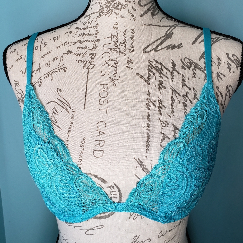 Victoria's Secret 34B Blue Lace Very Sexy Push up Without Padding Underwire Bra